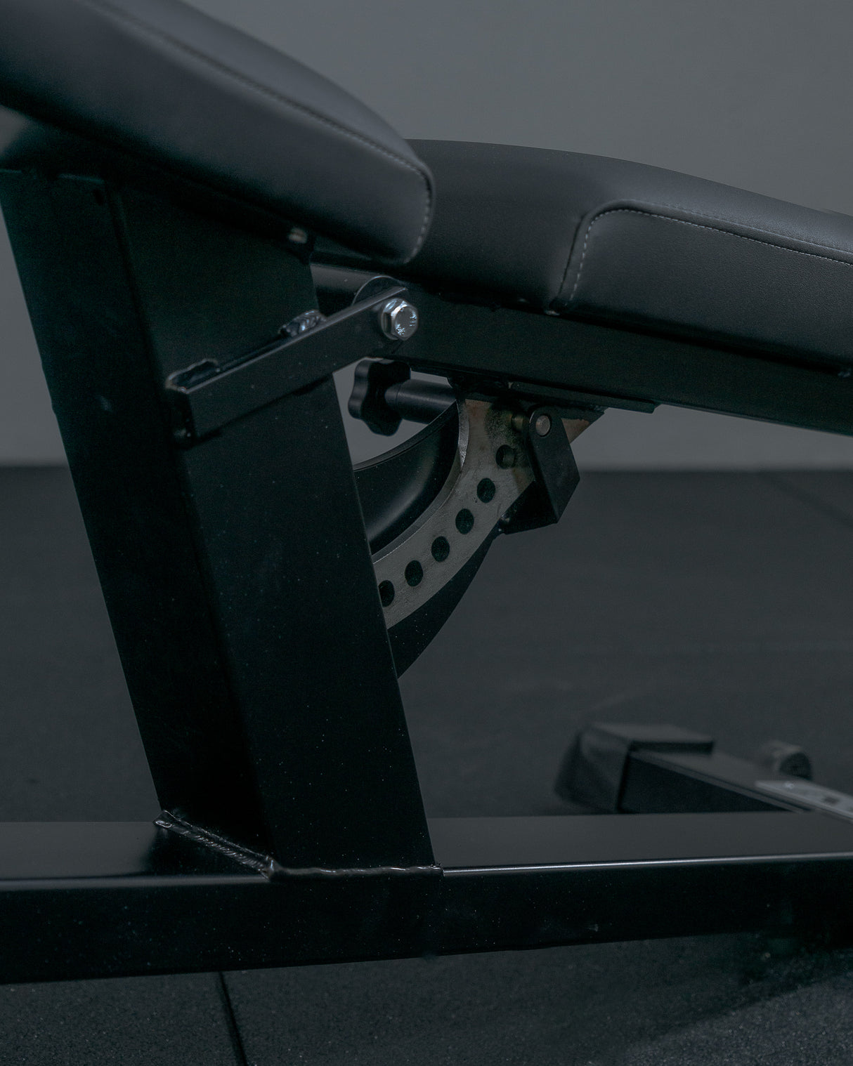 Banco Declinable SIGURD (Fabricación Nacional)