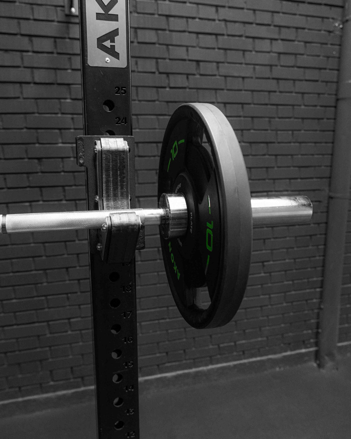 Barra olímpica 15 Kg 1,80M (Especial para racks y jaulas)