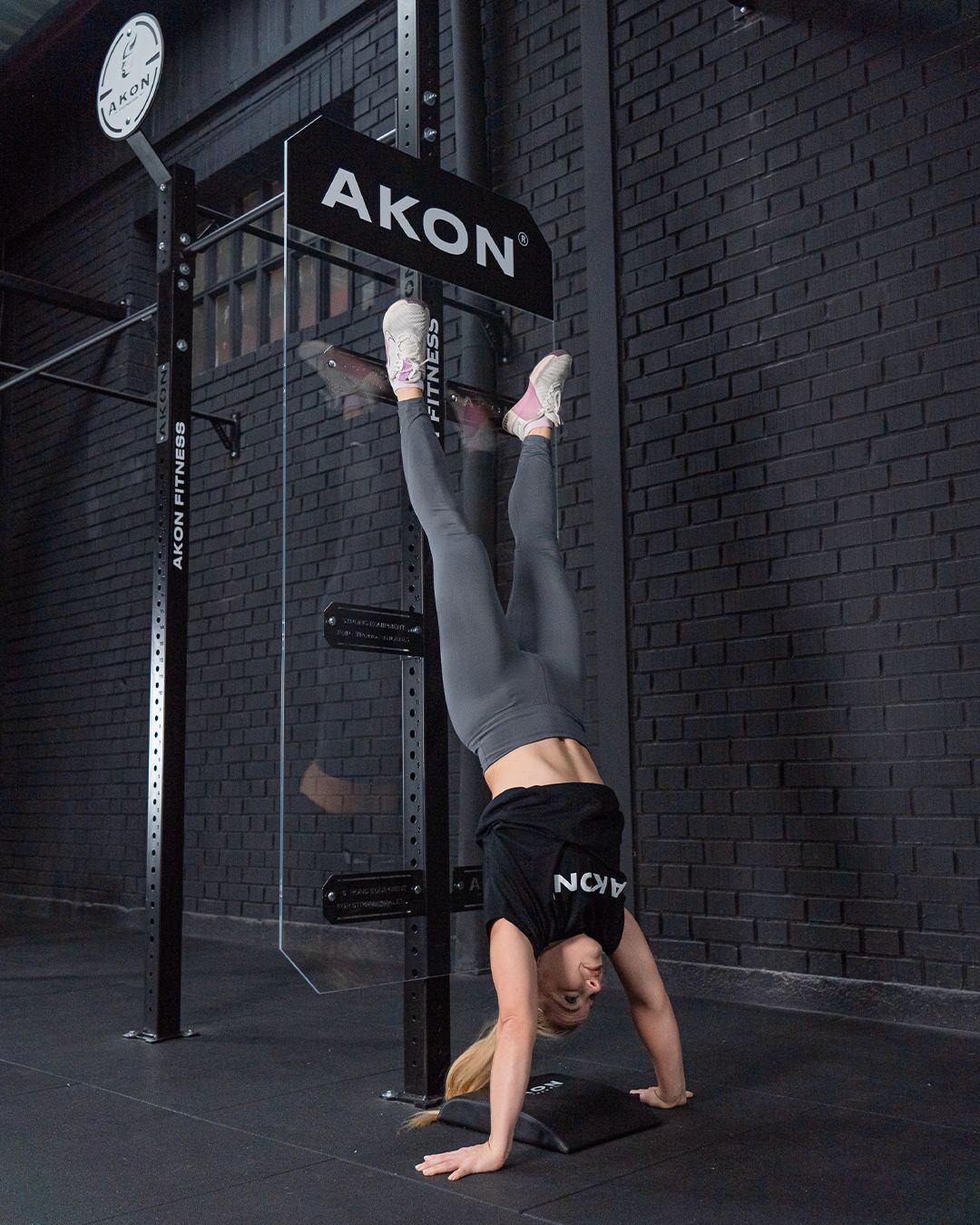PANEL HANDSTAND PUSH UPS (HSPU)